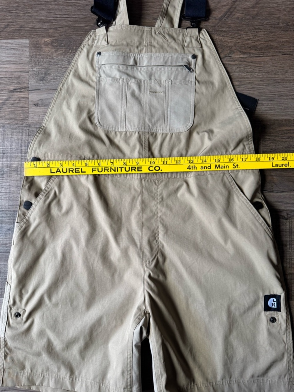 NWT Hurley x Carhartt Women’s Tan Short Overalls with Black Straps - Picture 12 of 16